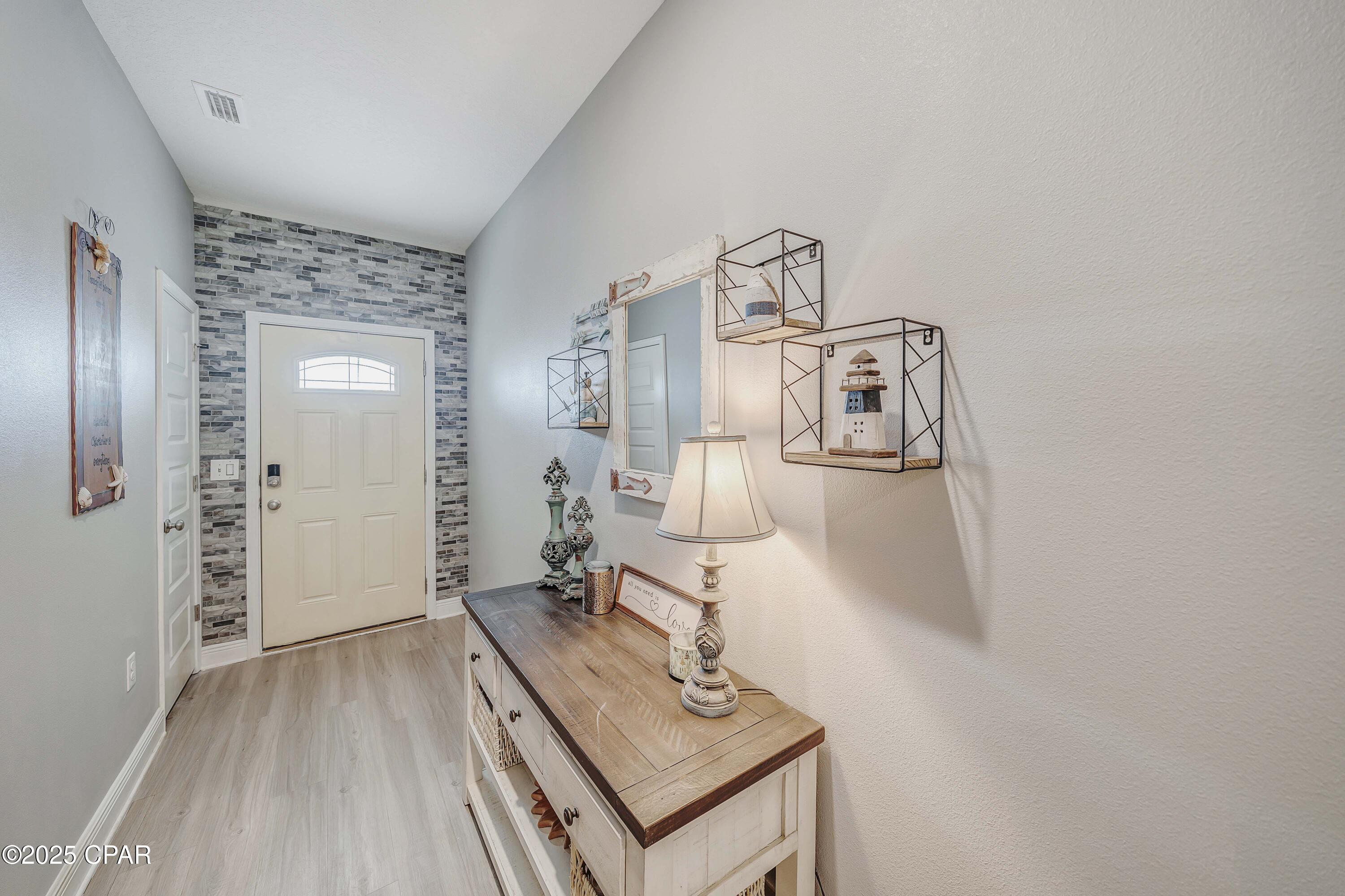 Image 6 For 212 Villa Bay Drive