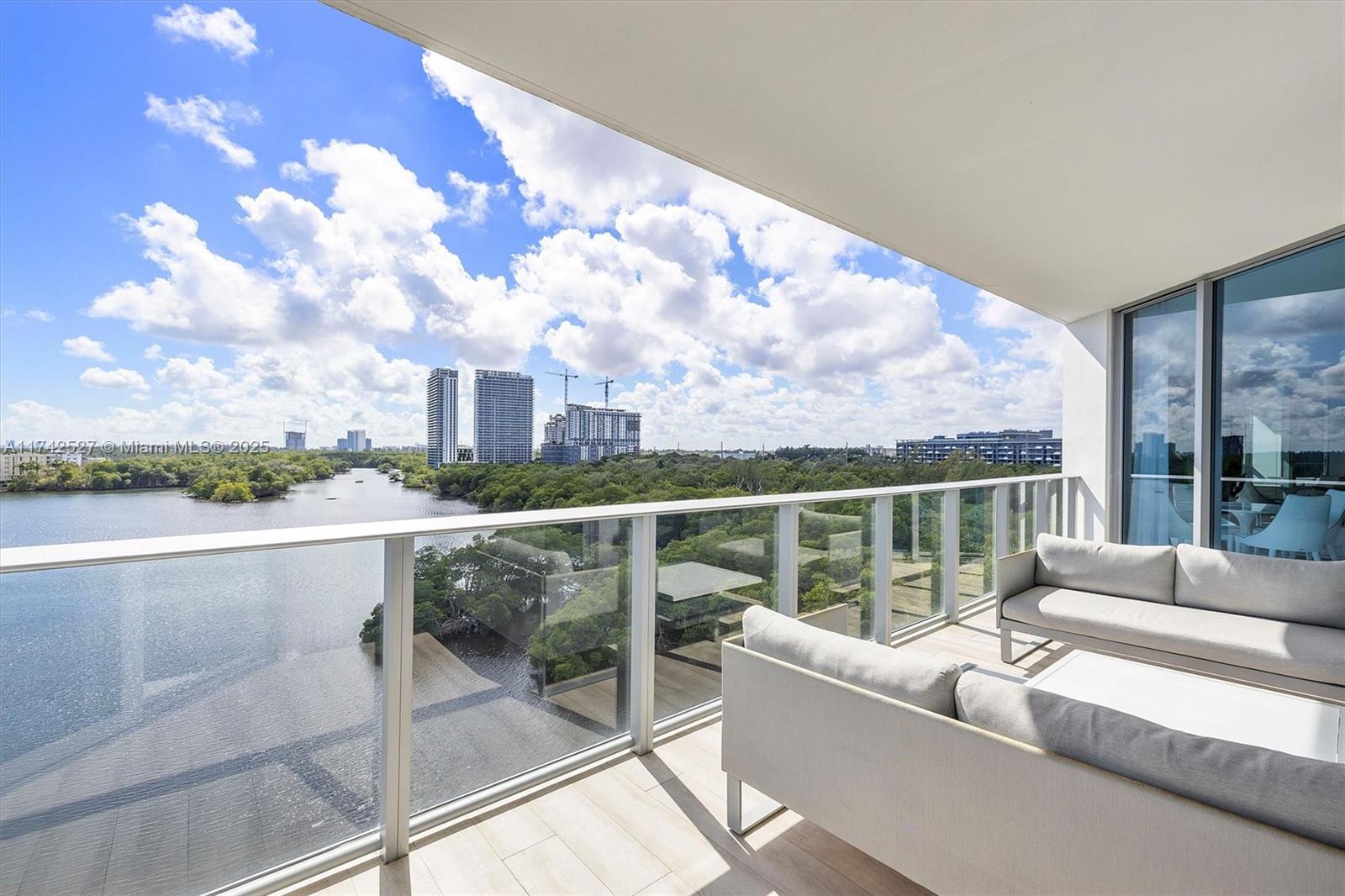 Apartamento en Venta en North Miami Beach, FL