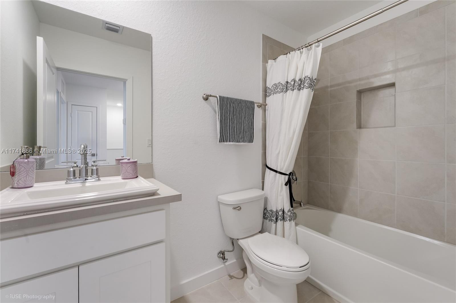 20849 NW 9th Path, Miami Gardens, Florida image 16