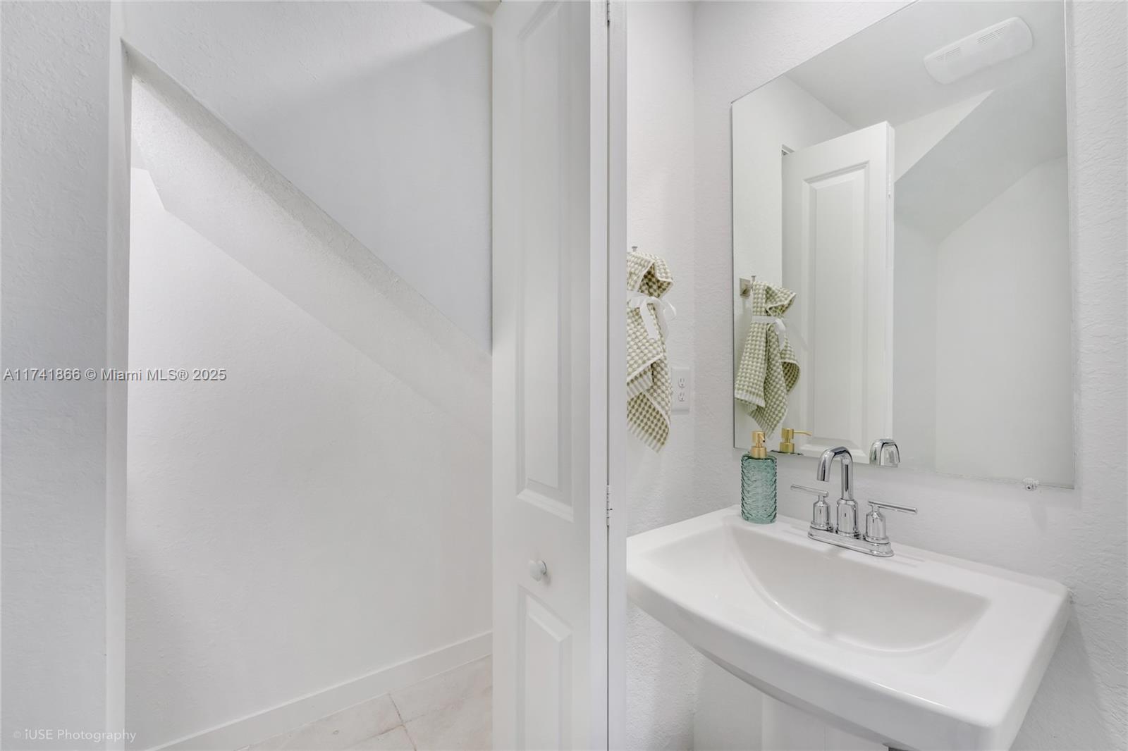 20849 NW 9th Path, Miami Gardens, Florida image 4