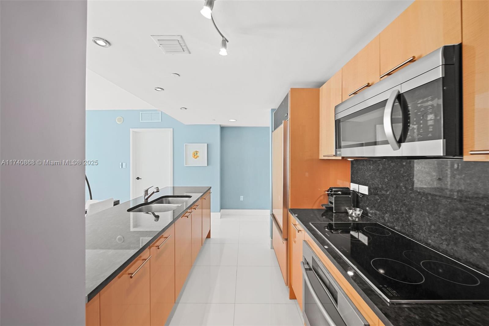 6801 Collins Ave #1214 (Deed Number 1206), Miami Beach FL 33141