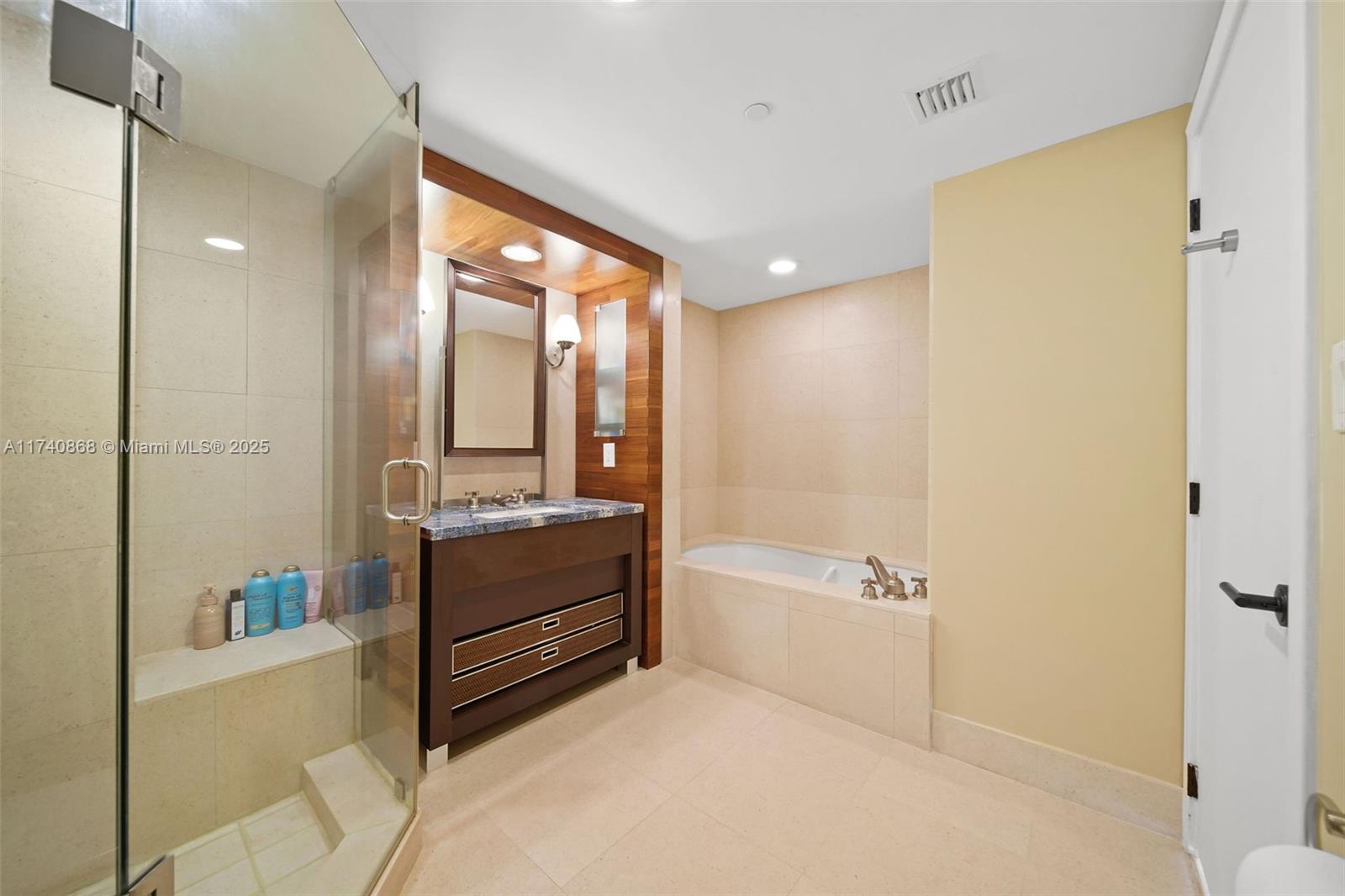 6801 Collins Ave #1214 (Deed Number 1206), Miami Beach FL 33141