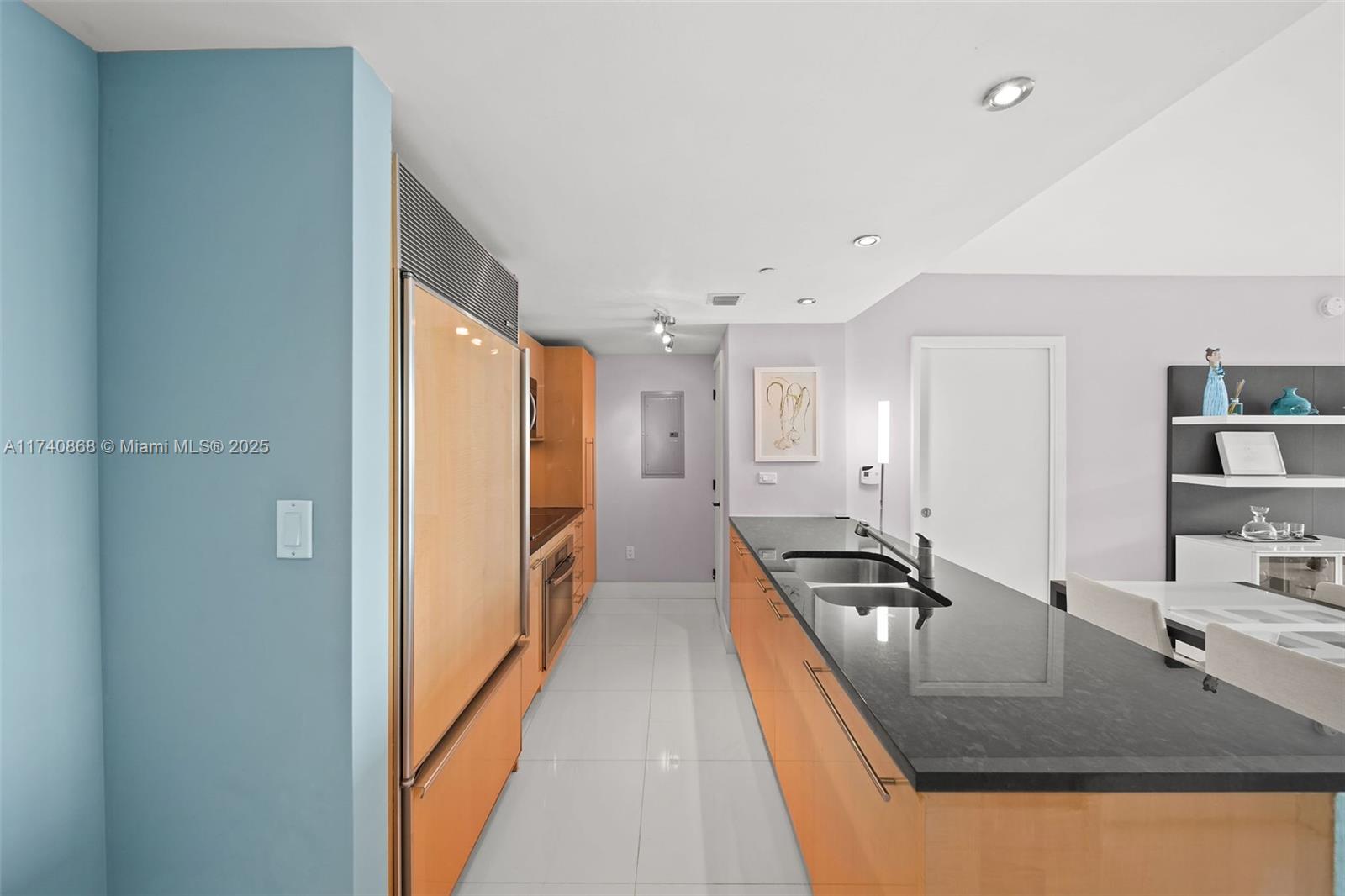 6801 Collins Ave #1214 (Deed Number 1206), Miami Beach FL 33141