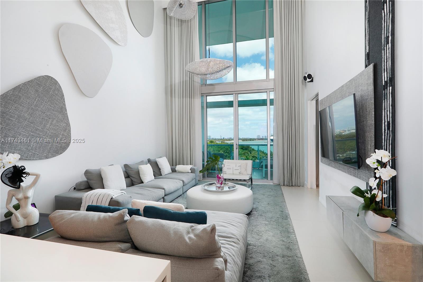 Condo for Sale in Miami, FL