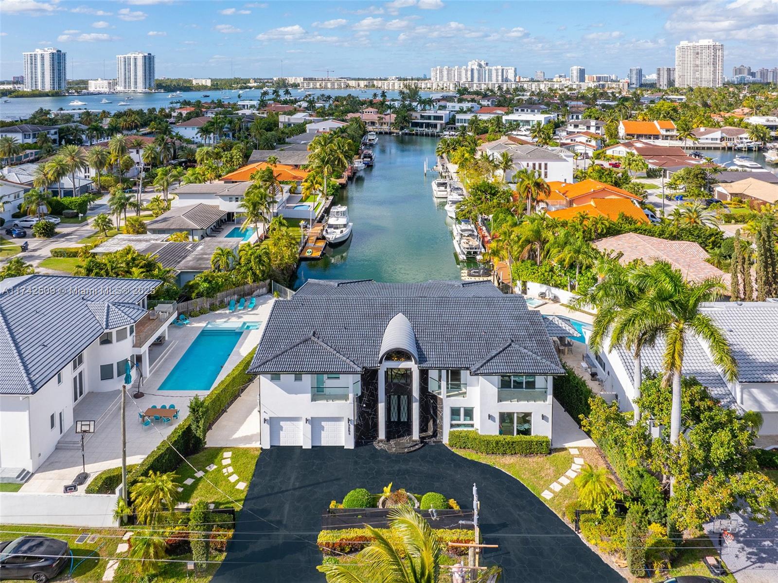 Casa à Venda em North Miami Beach, FL