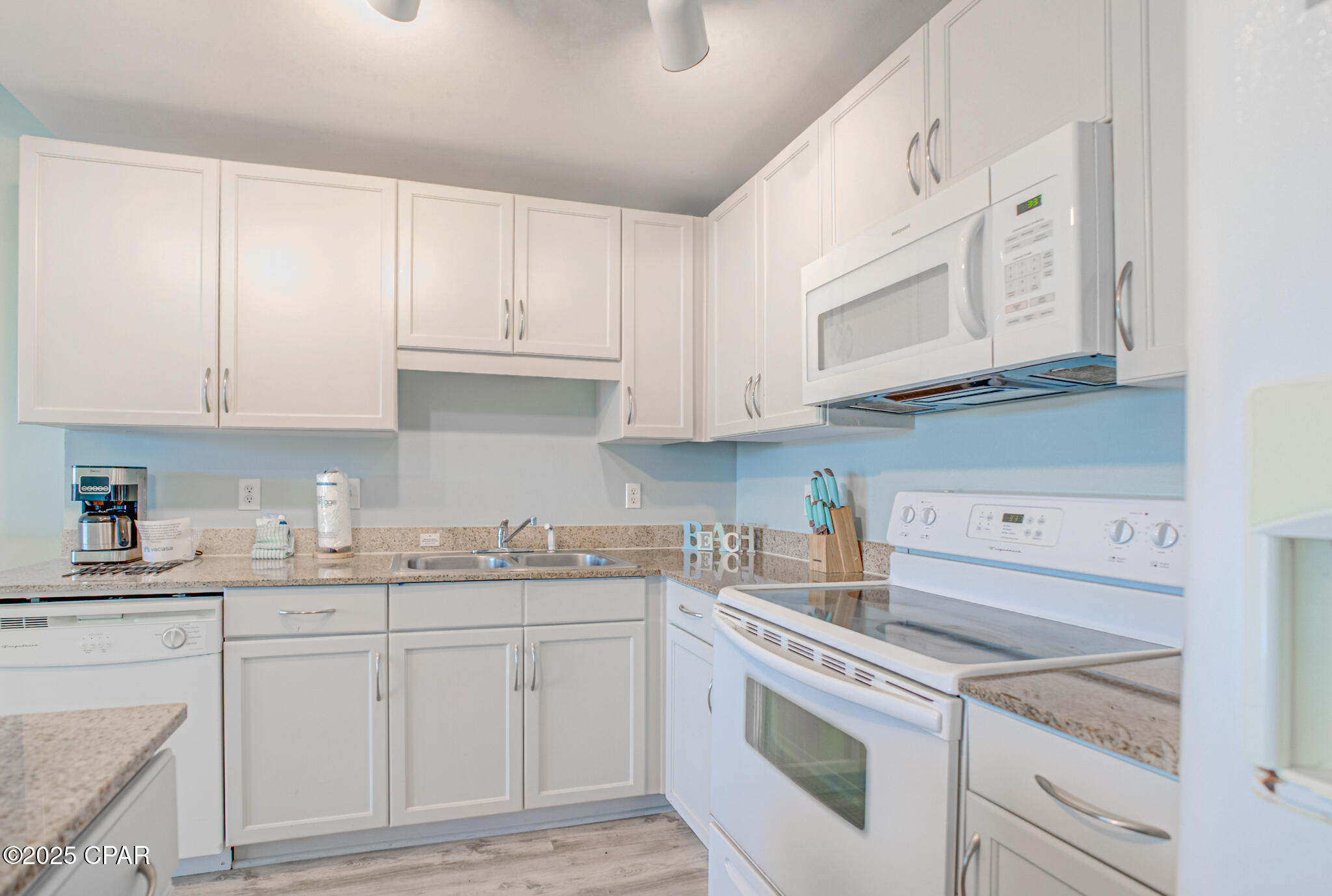 Image 8 For 9860 Thomas Drive 821