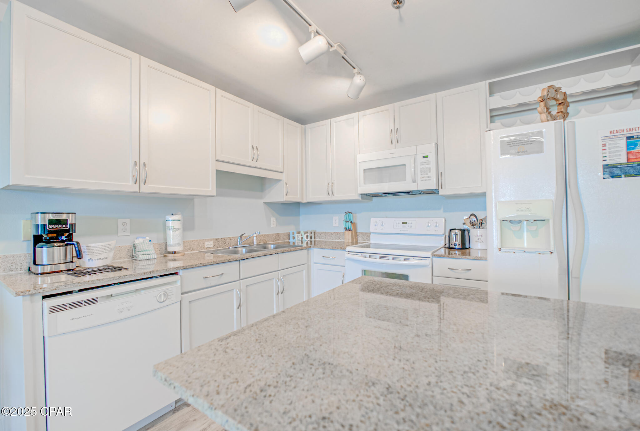 Image 9 For 9860 Thomas Drive 821