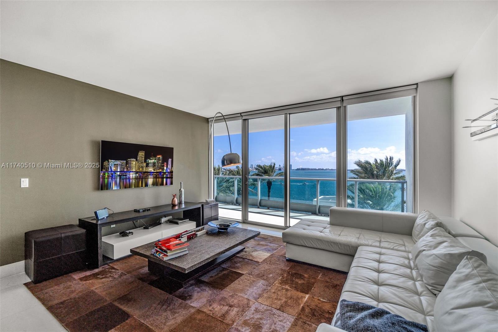 Apartamento à Venda em Miami, FL