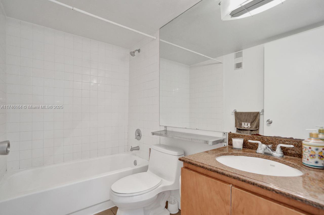 770 Claughton Island Dr #808, Miami FL 33131