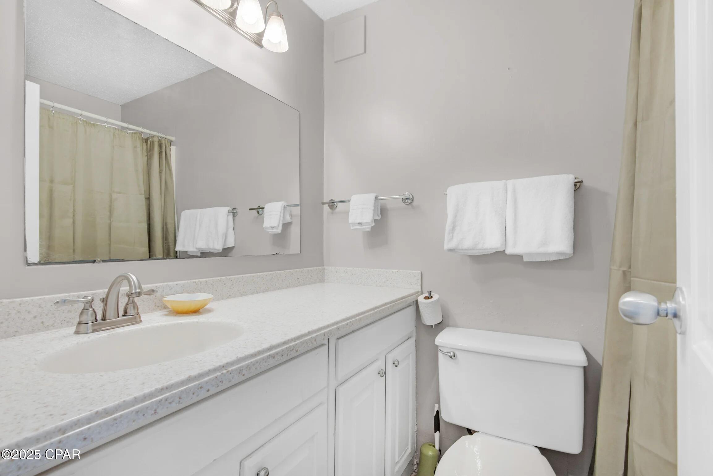 Image 15 For 8817 Thomas Drive A824