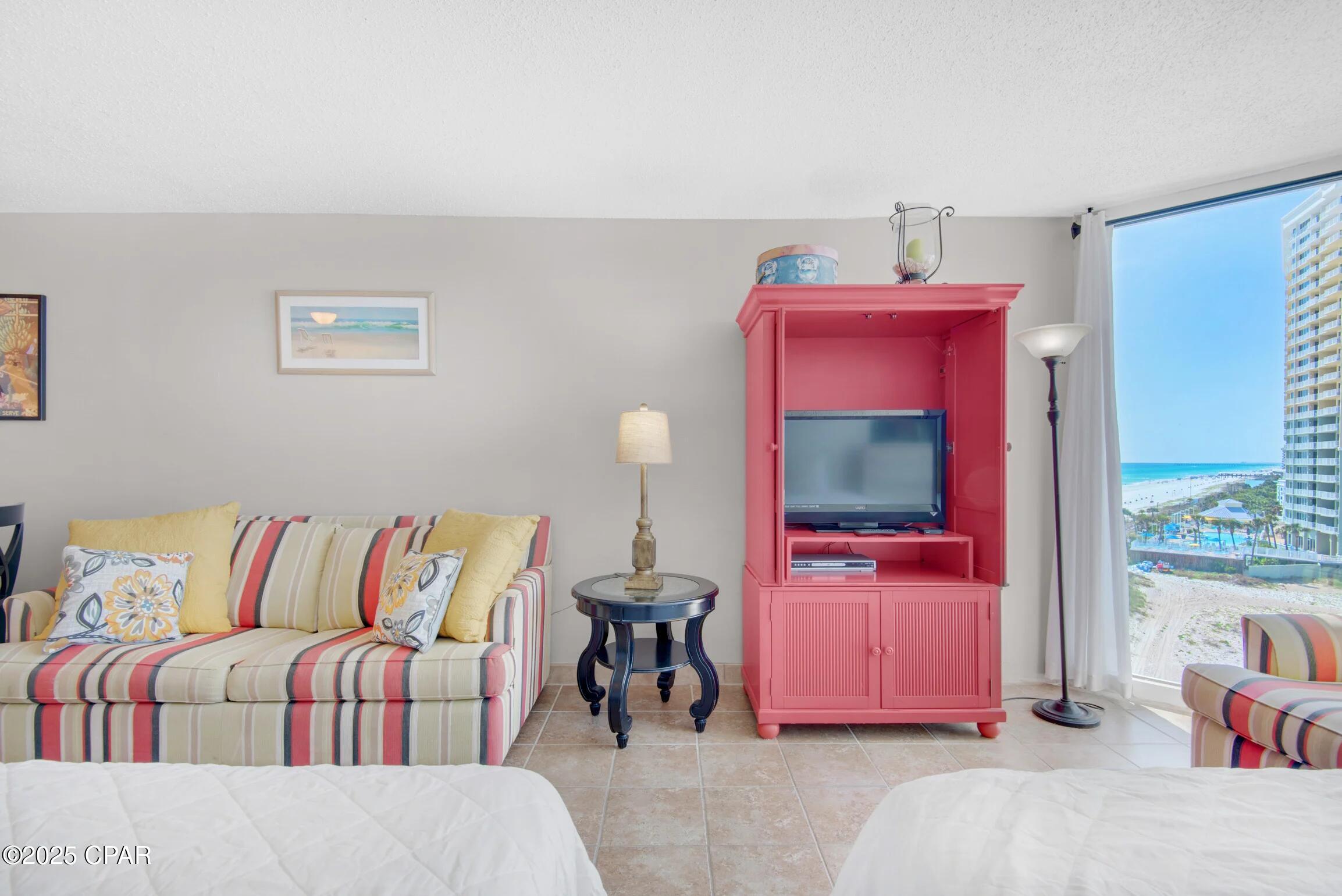 Image 6 For 8817 Thomas Drive A824