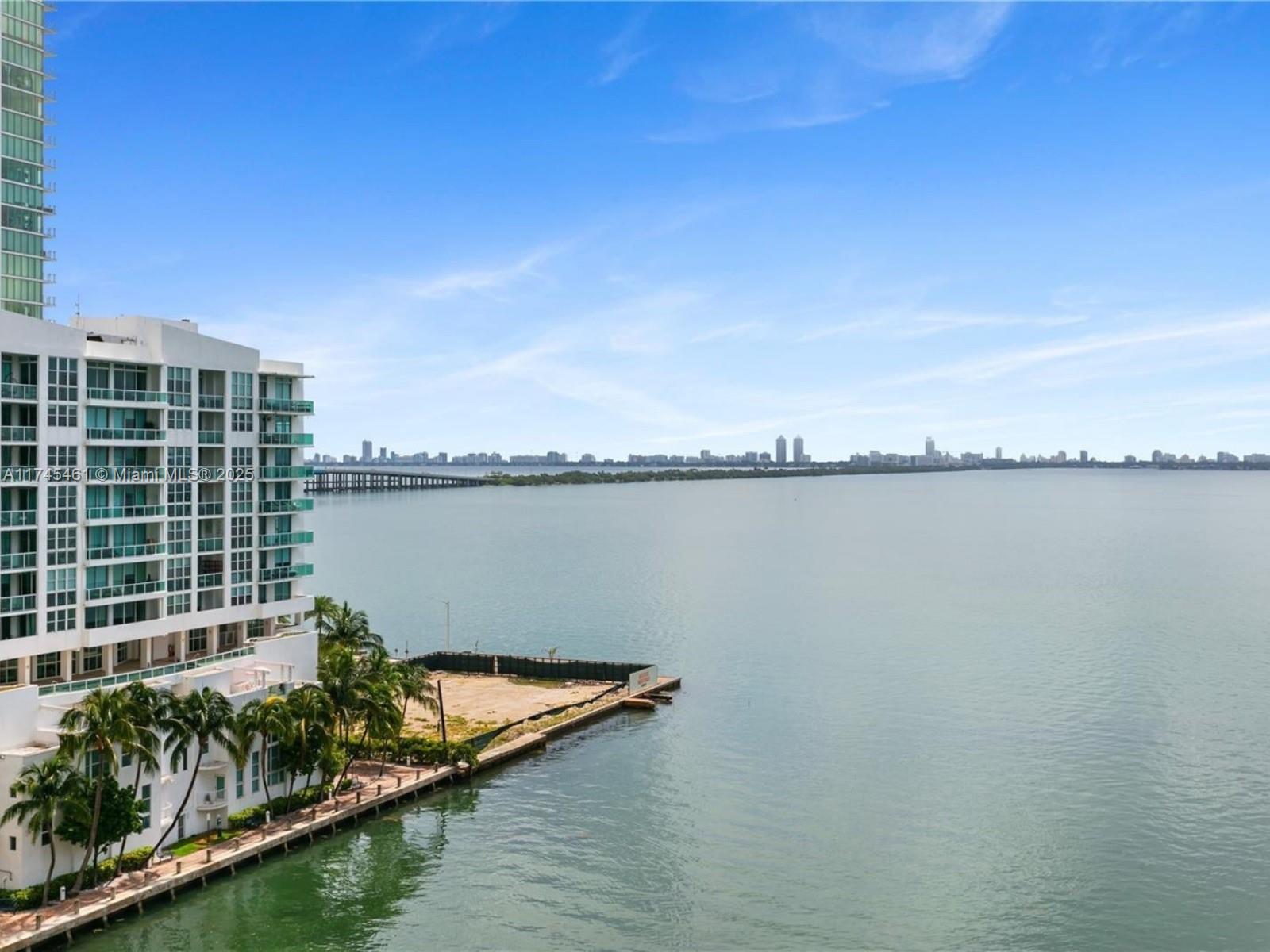Apartamento à Venda em Miami, FL