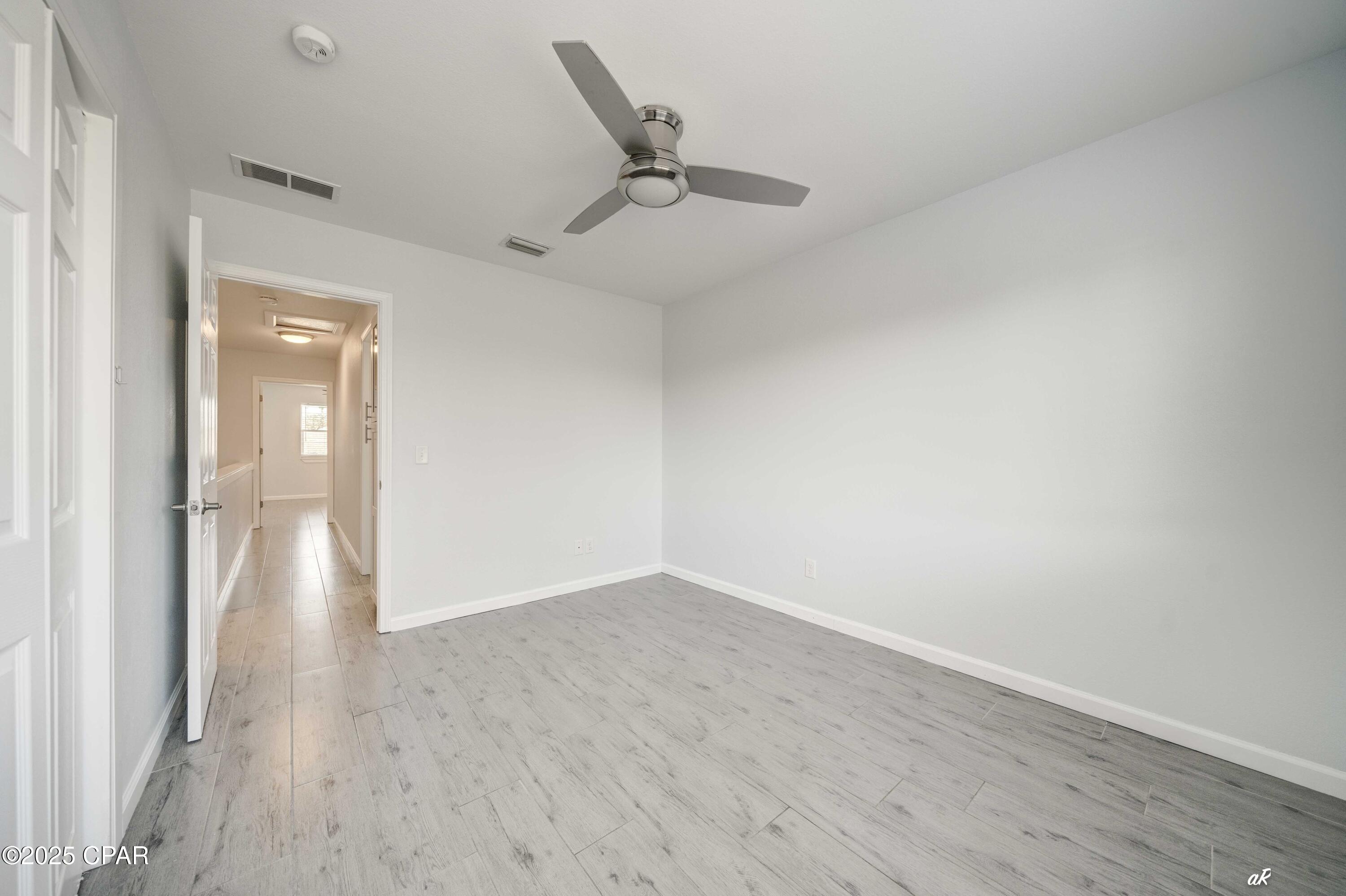 Image 13 For 910 Premier Drive