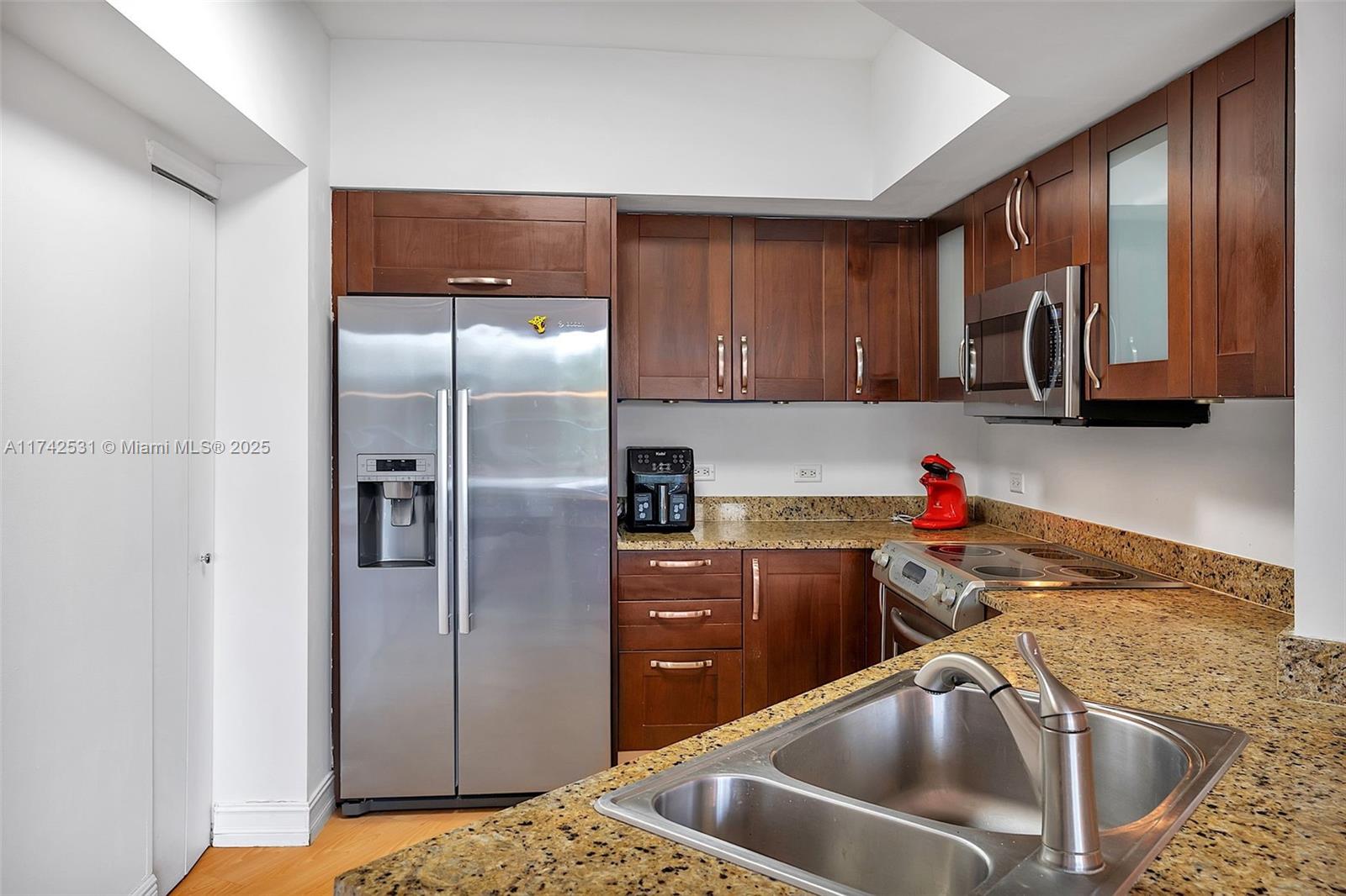 19900 E Country Club Dr #716, Aventura FL 33180
