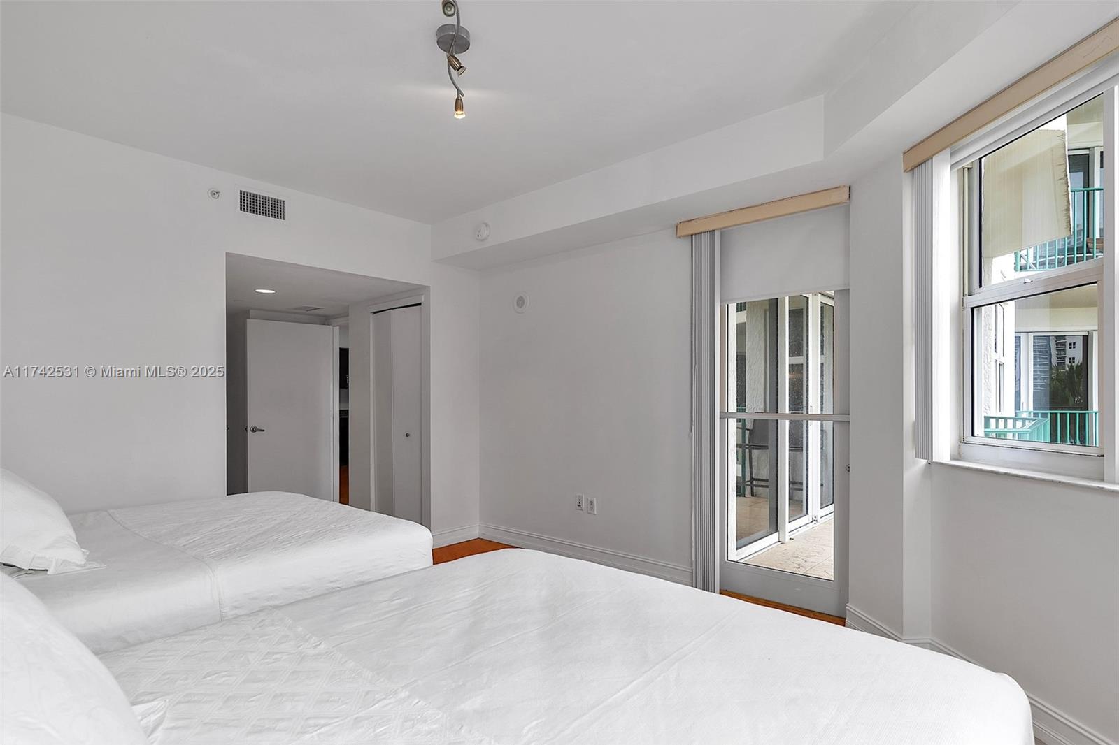 19900 E Country Club Dr #716, Aventura FL 33180