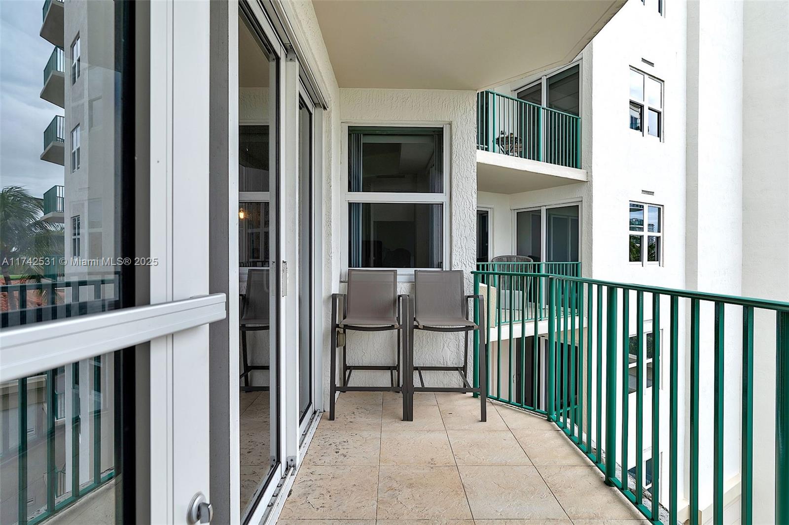 19900 E Country Club Dr #716, Aventura FL 33180