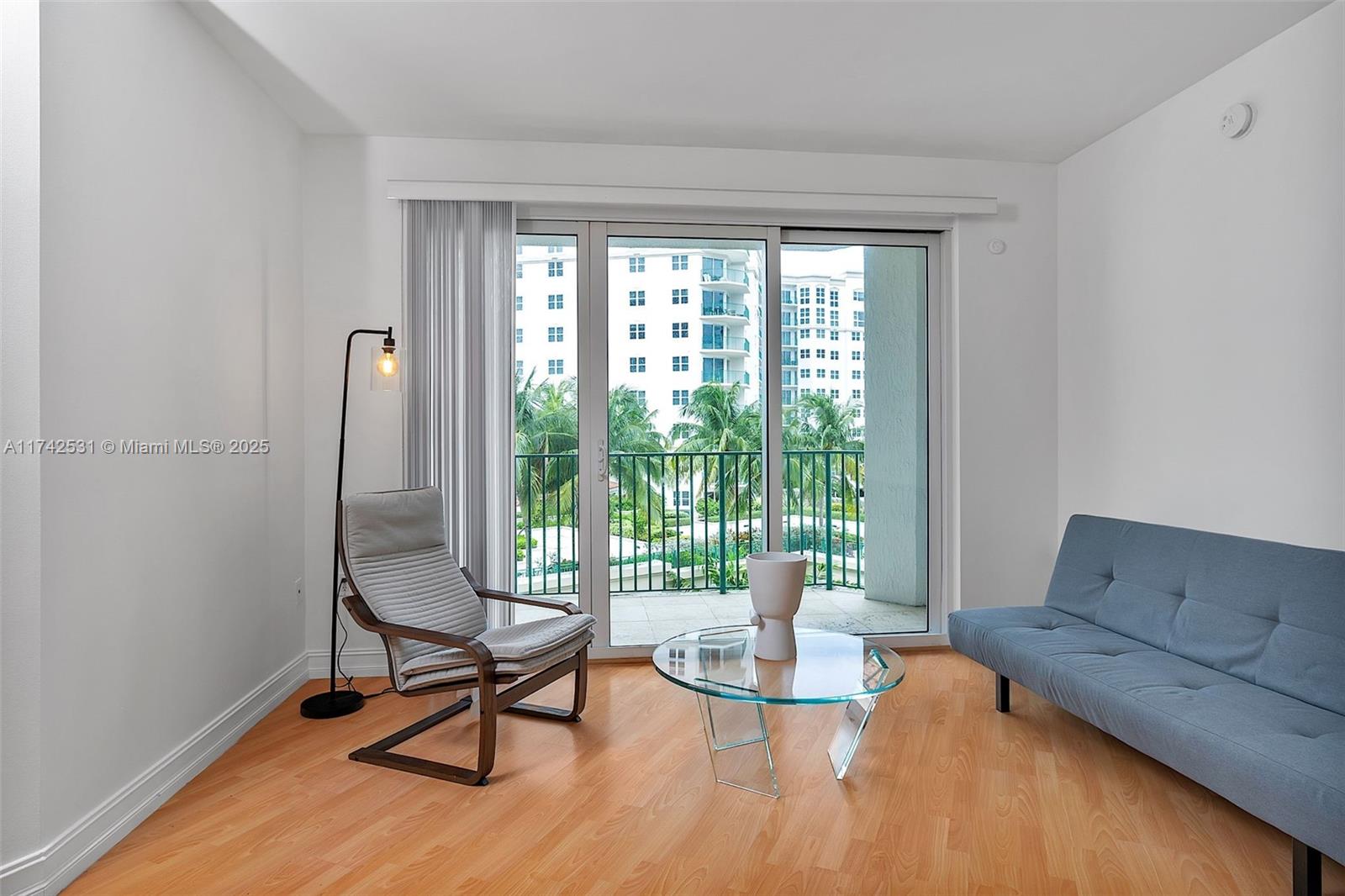 19900 E Country Club Dr #716, Aventura FL 33180