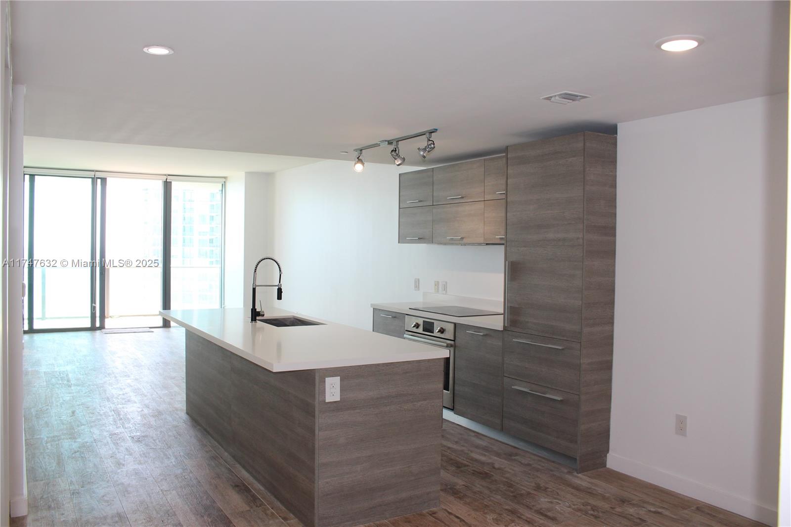 Apartamento à Venda em Miami, FL