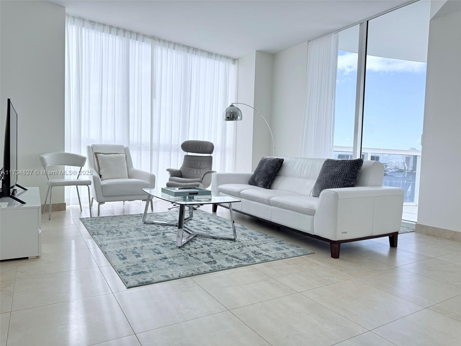 Apartamento para Alugar em Sunny Isles Beach, FL