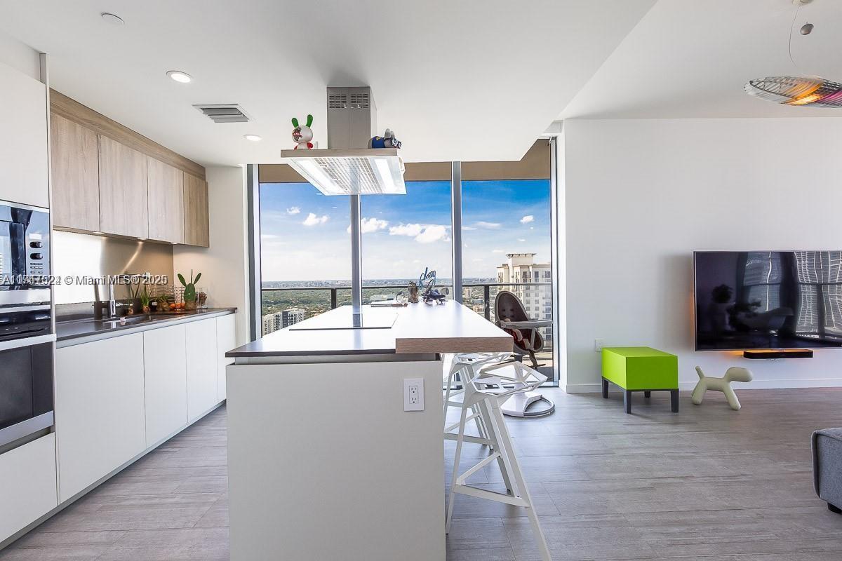 1000 Brickell Plz #3512, Miami FL 33131