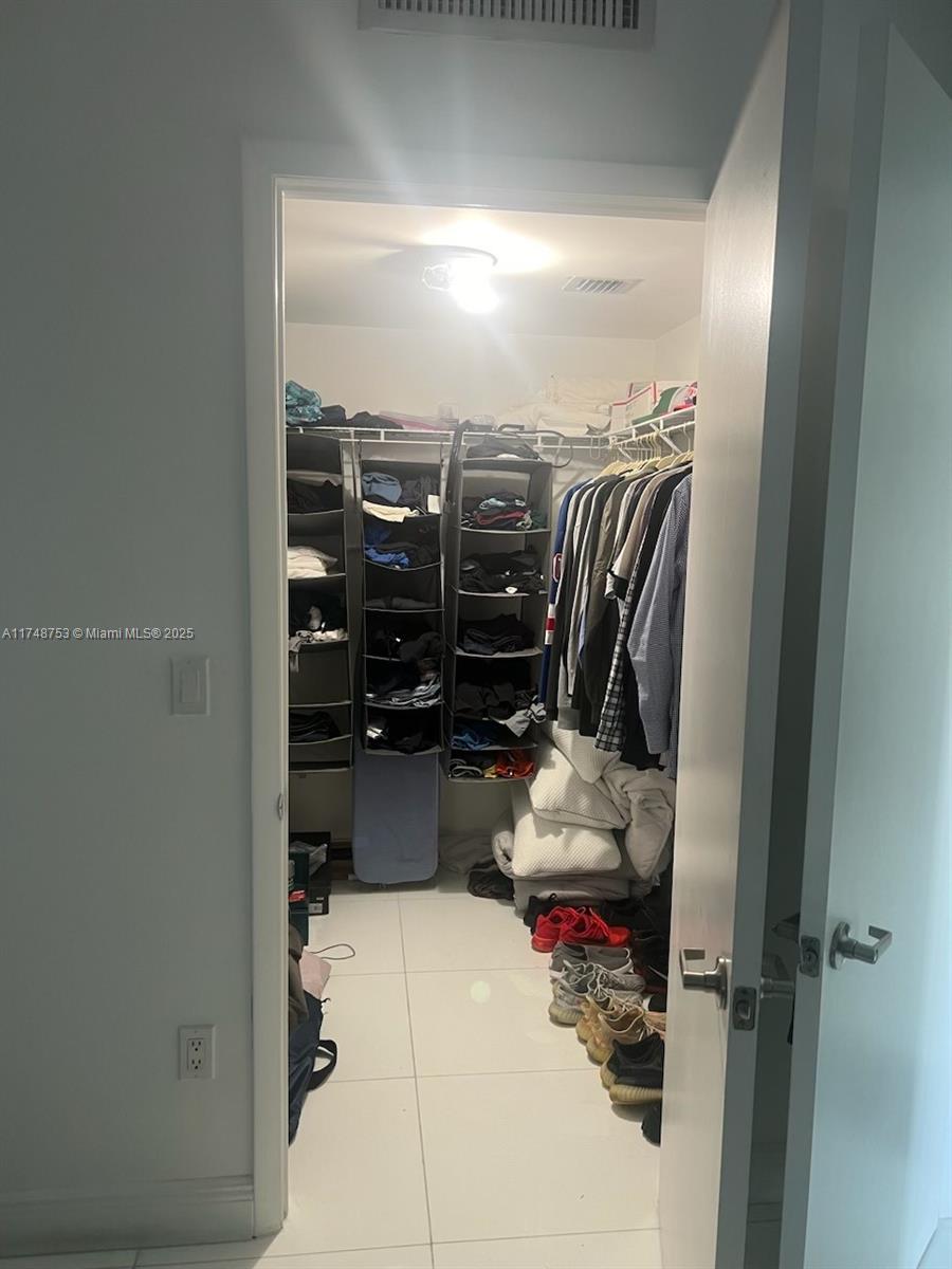 495 Brickell Ave #807, Miami FL 33131