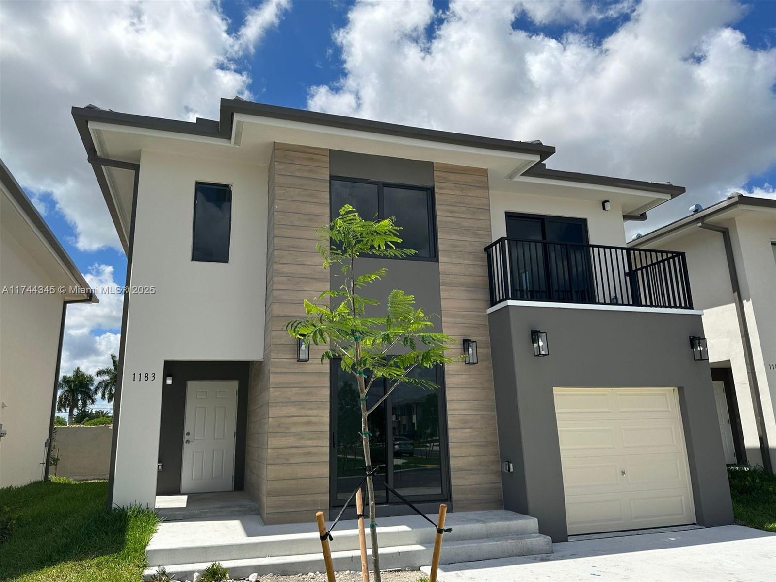 House for Sale in Florida City, FL