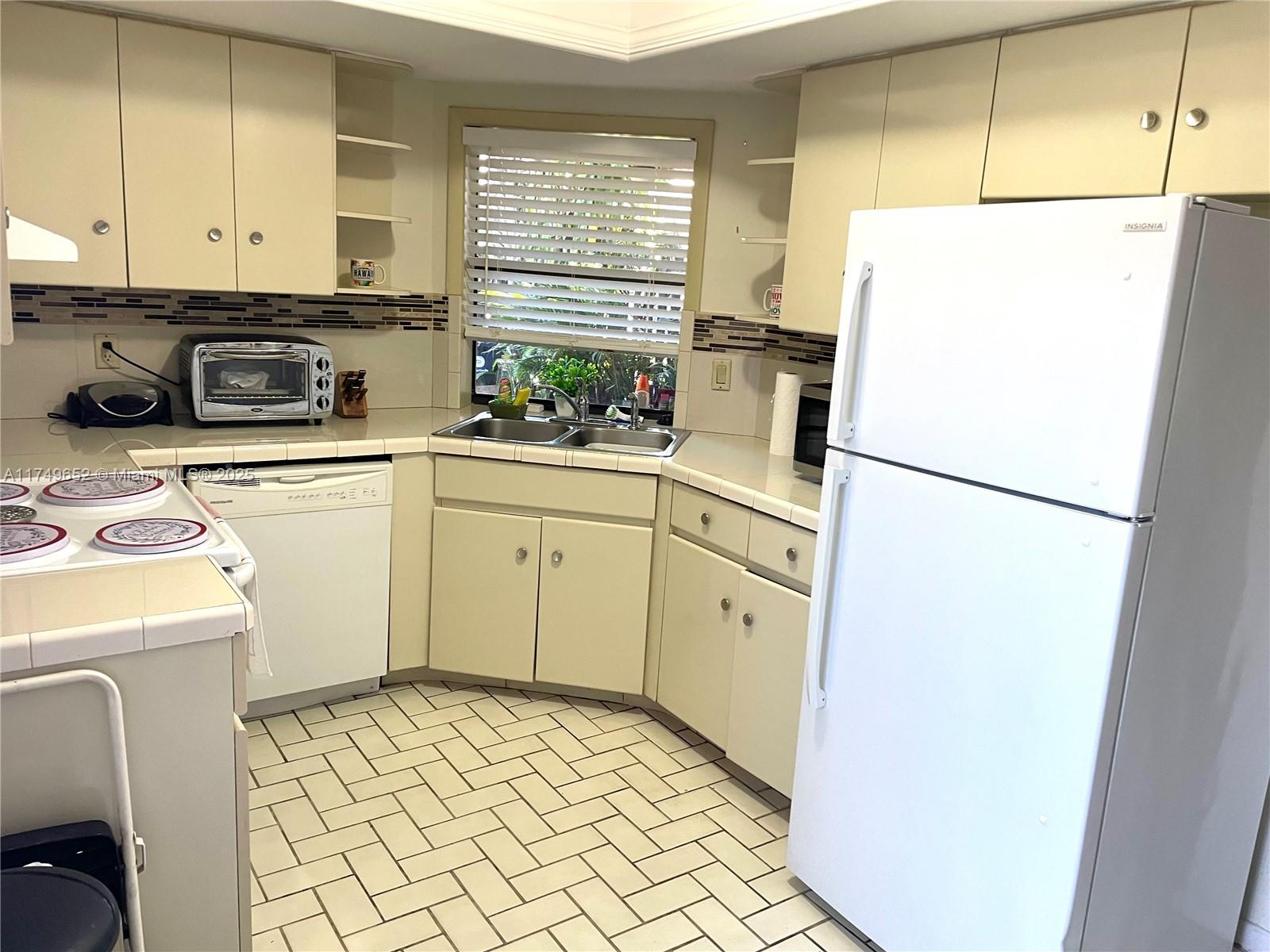 Property photo # 9