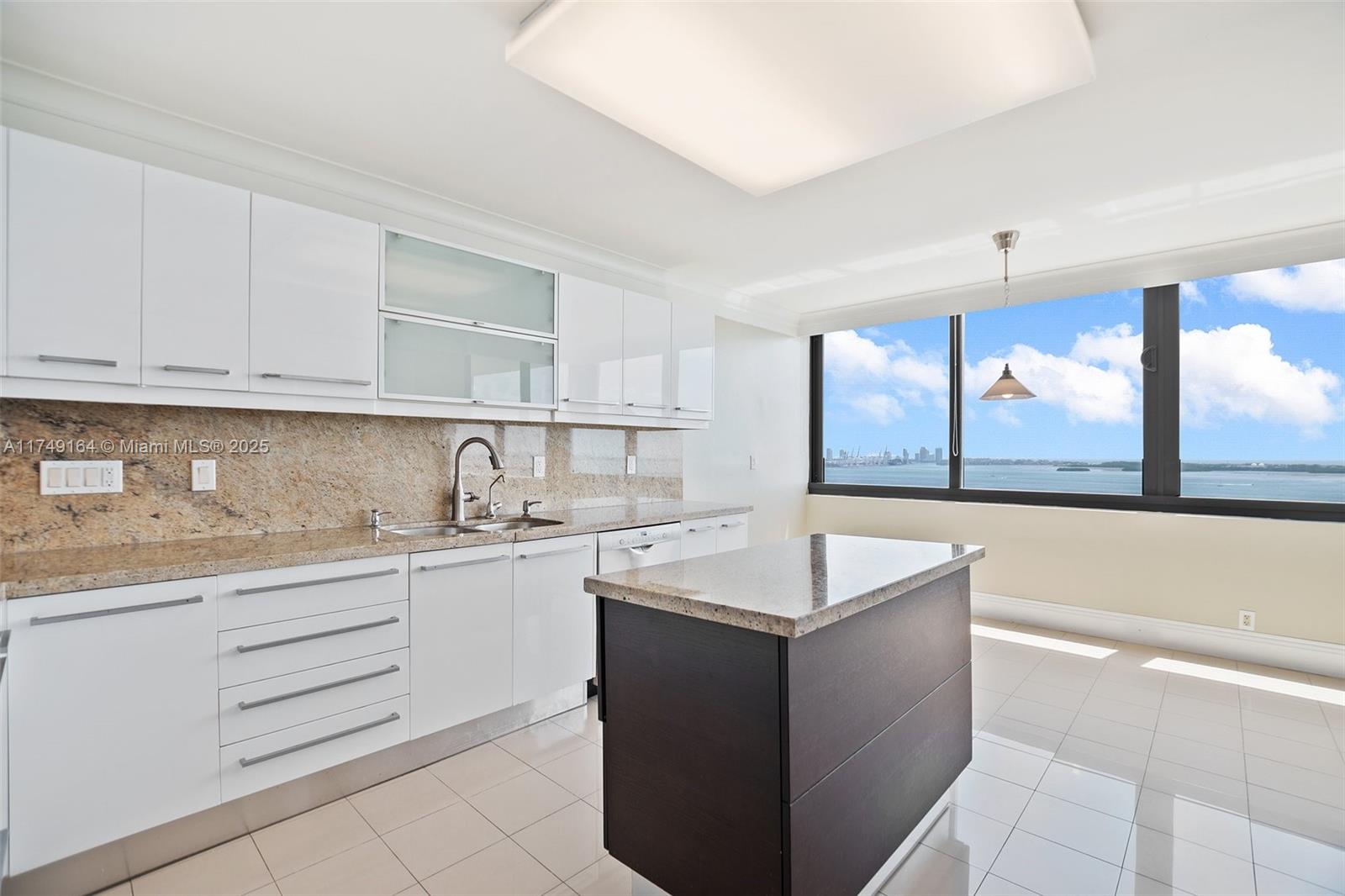 1581 Brickell Ave #2101, Miami FL 33129