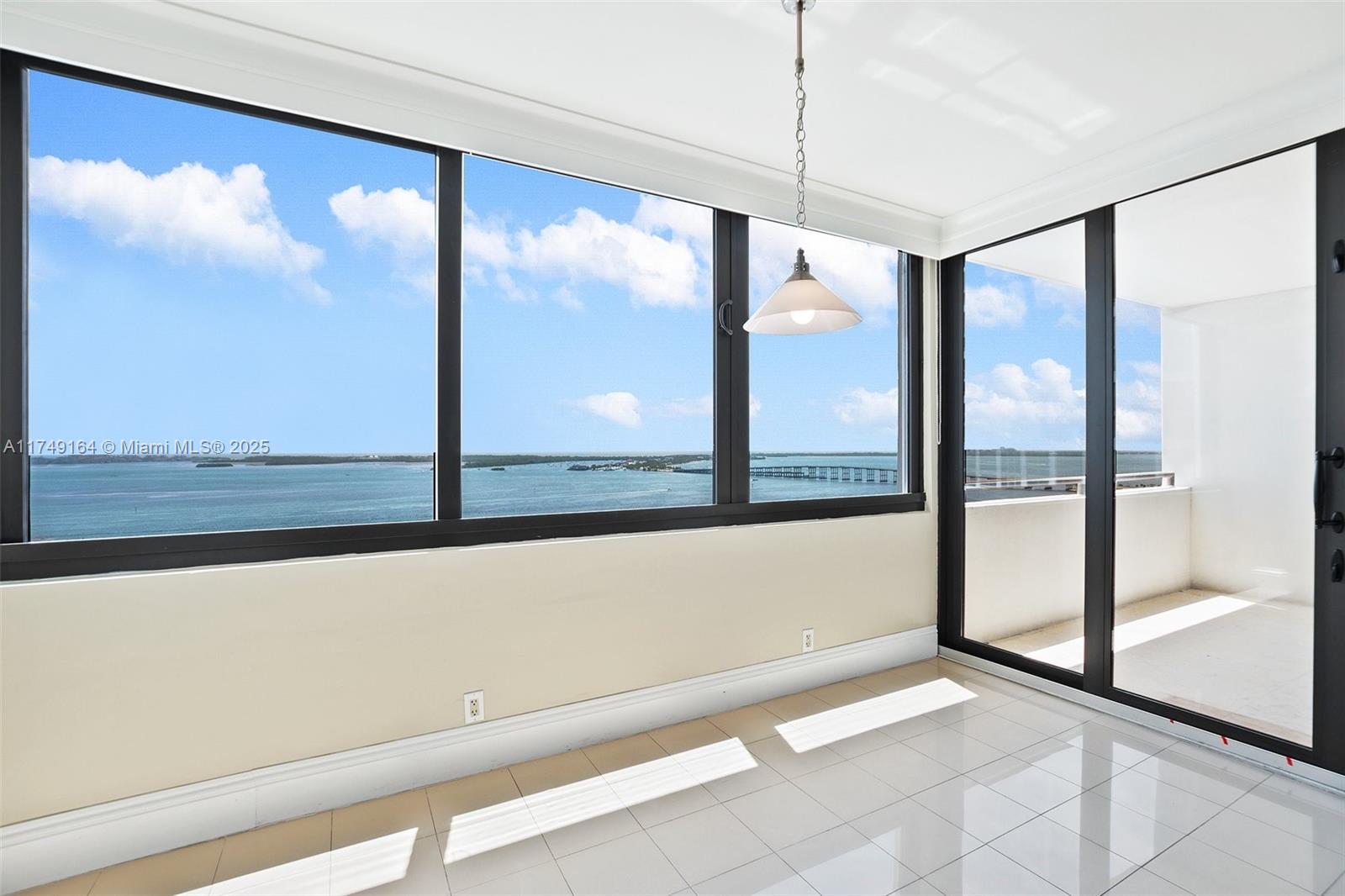 1581 Brickell Ave #2101, Miami FL 33129