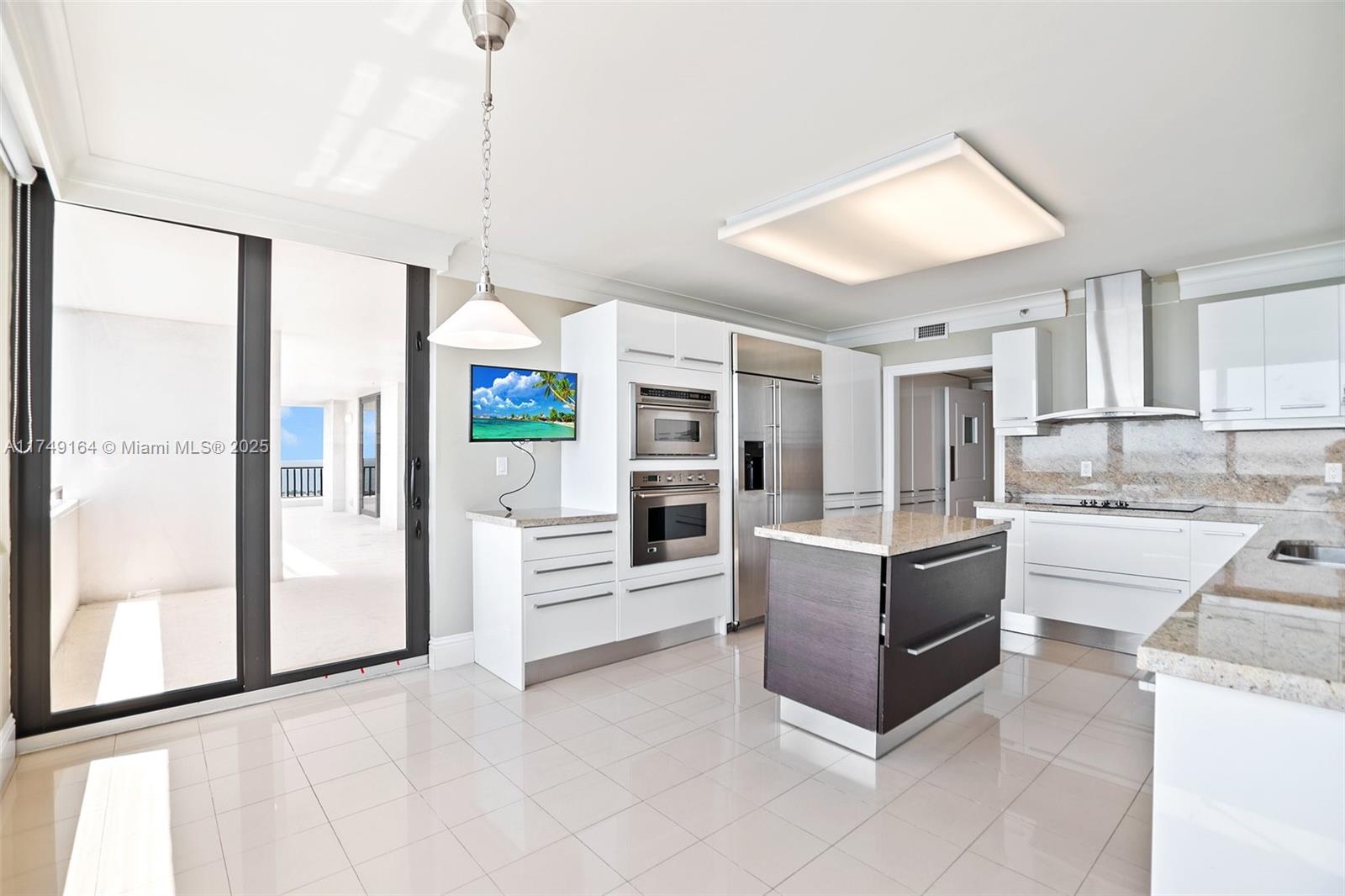 1581 Brickell Ave #2101, Miami FL 33129