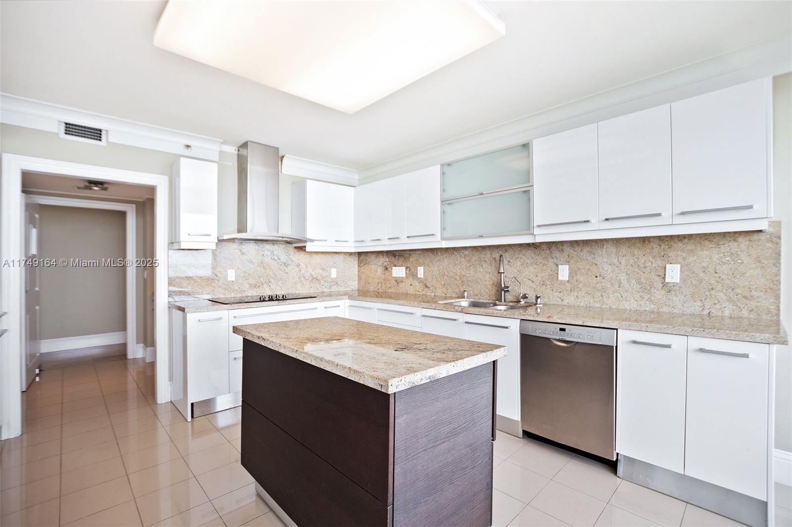 1581 Brickell Ave #2101, Miami FL 33129