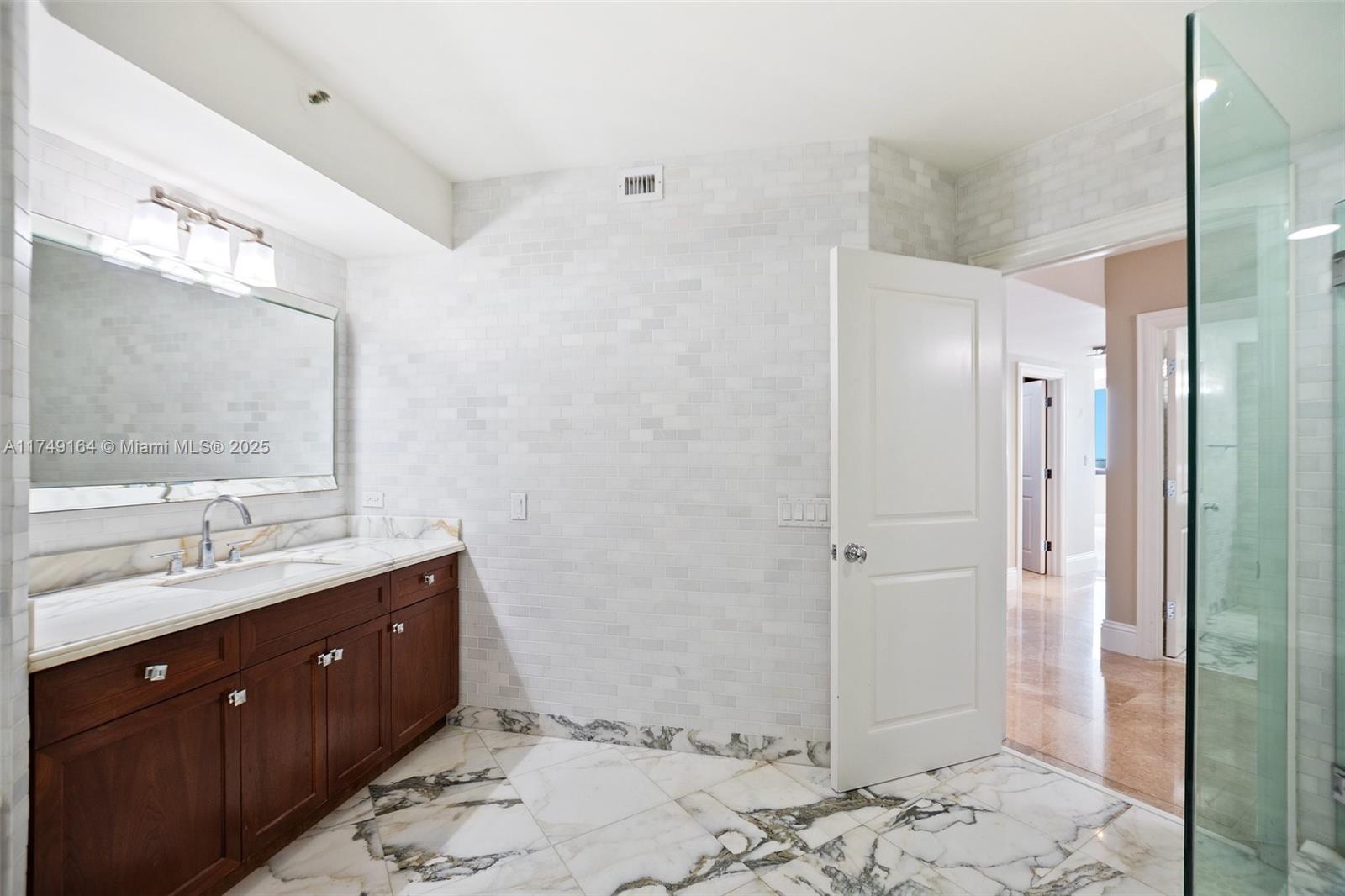 1581 Brickell Ave #2101, Miami FL 33129