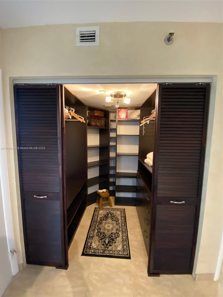 3600 Mystic Pointe Dr #717, Aventura FL 33180