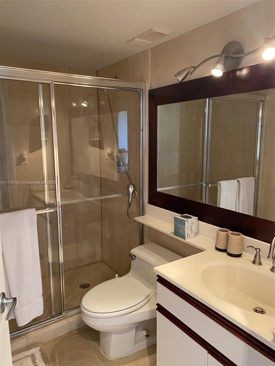 3600 Mystic Pointe Dr #717, Aventura FL 33180