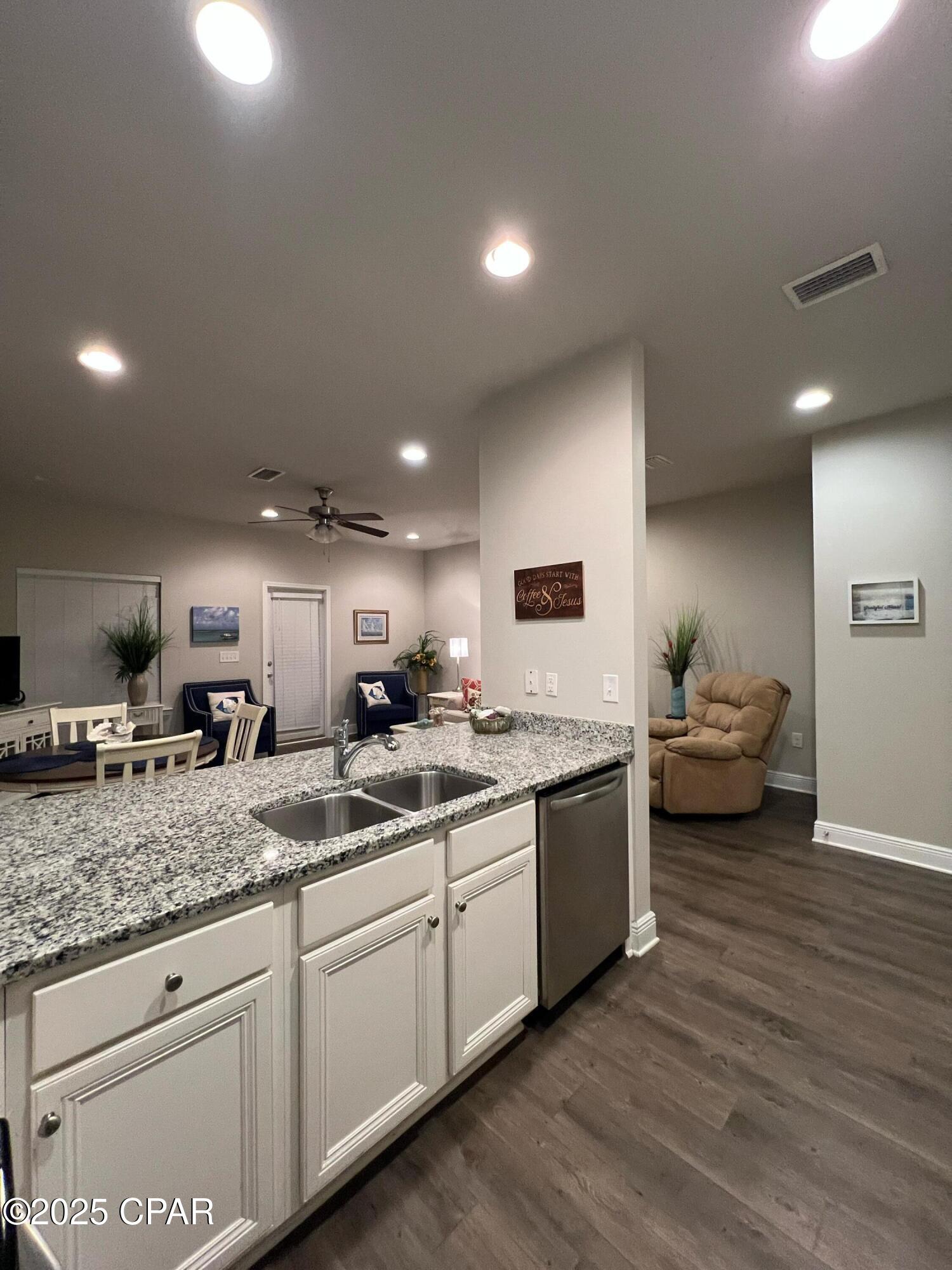 Image 9 For 326 Sand Oak Boulevard