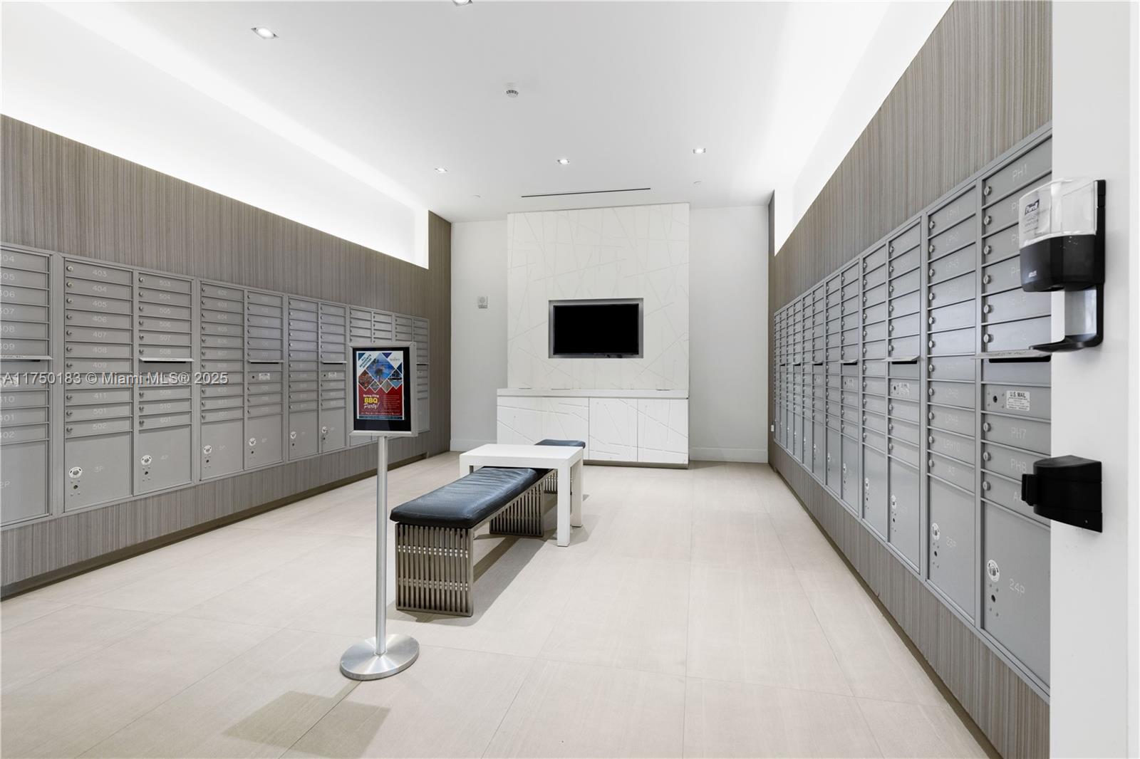 17111 Biscayne Blvd #LPH8, North Miami Beach FL 33160