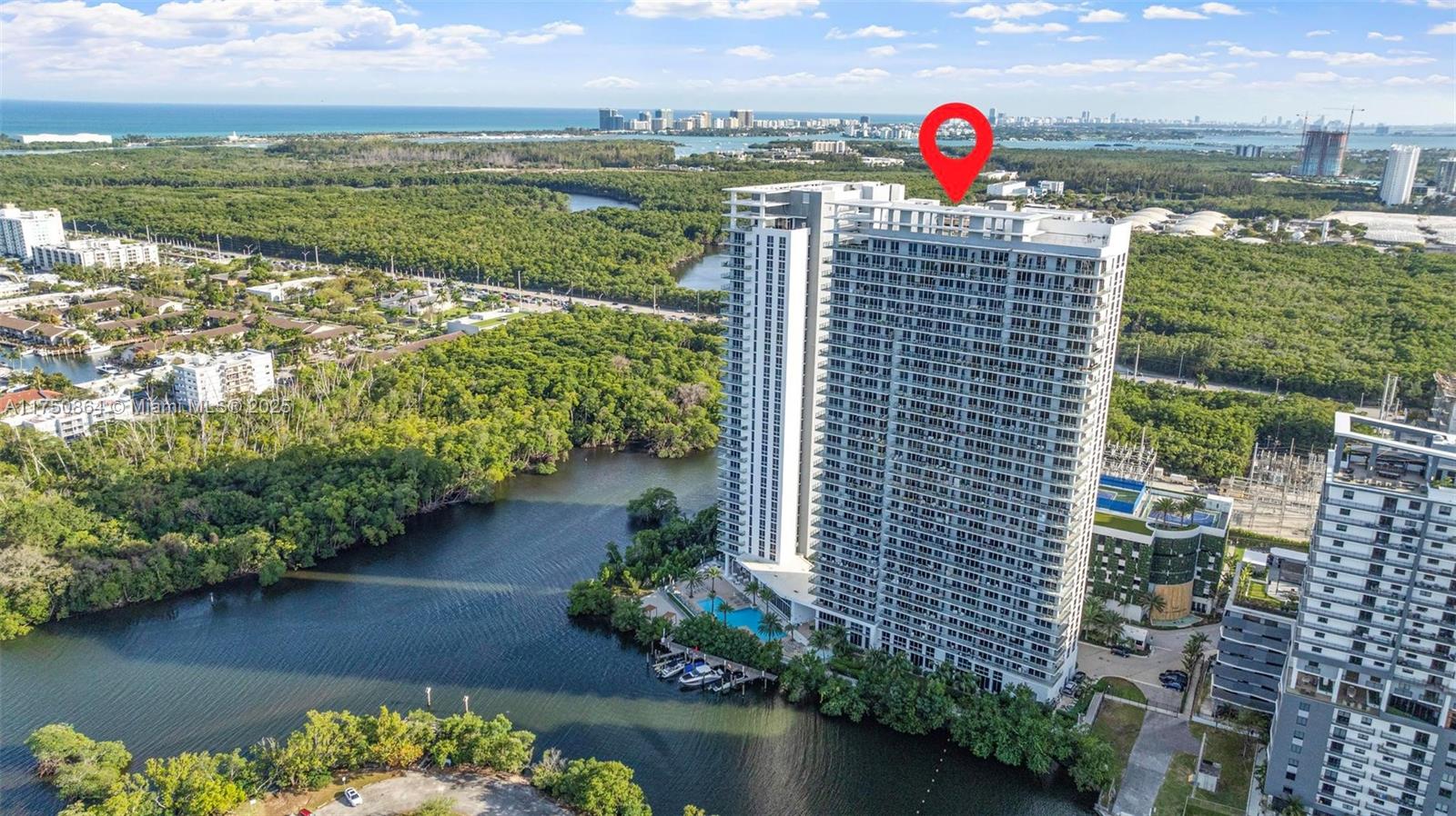 Apartamento à Venda em North Miami Beach, FL