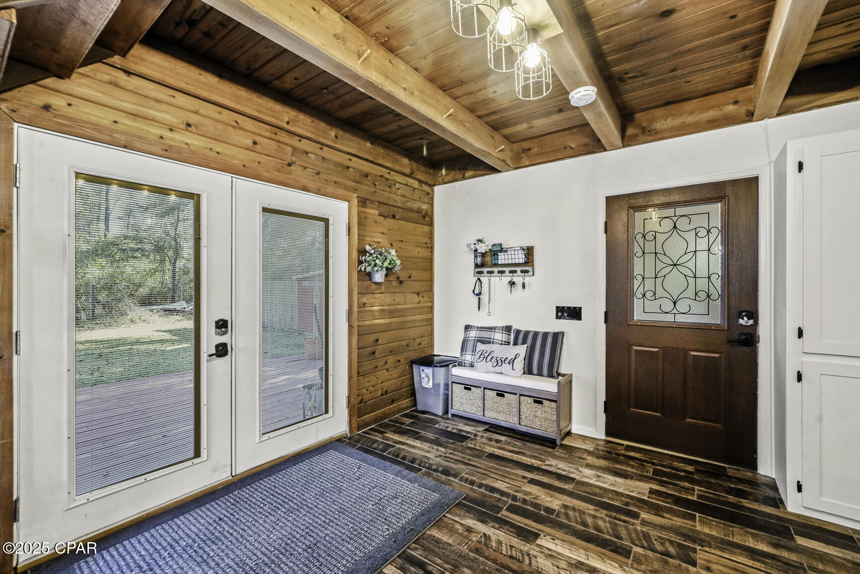 Image 11 For 377 Lakeview Drive