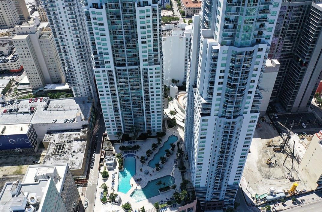 Apartamento à Venda em Miami, FL