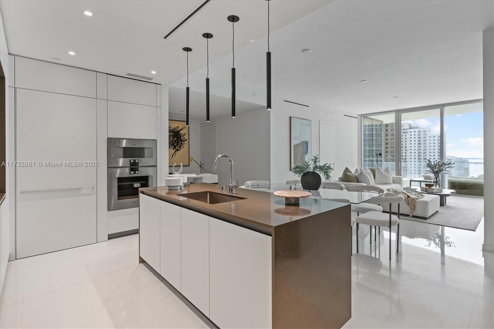 Apartamento à Venda em Miami, FL