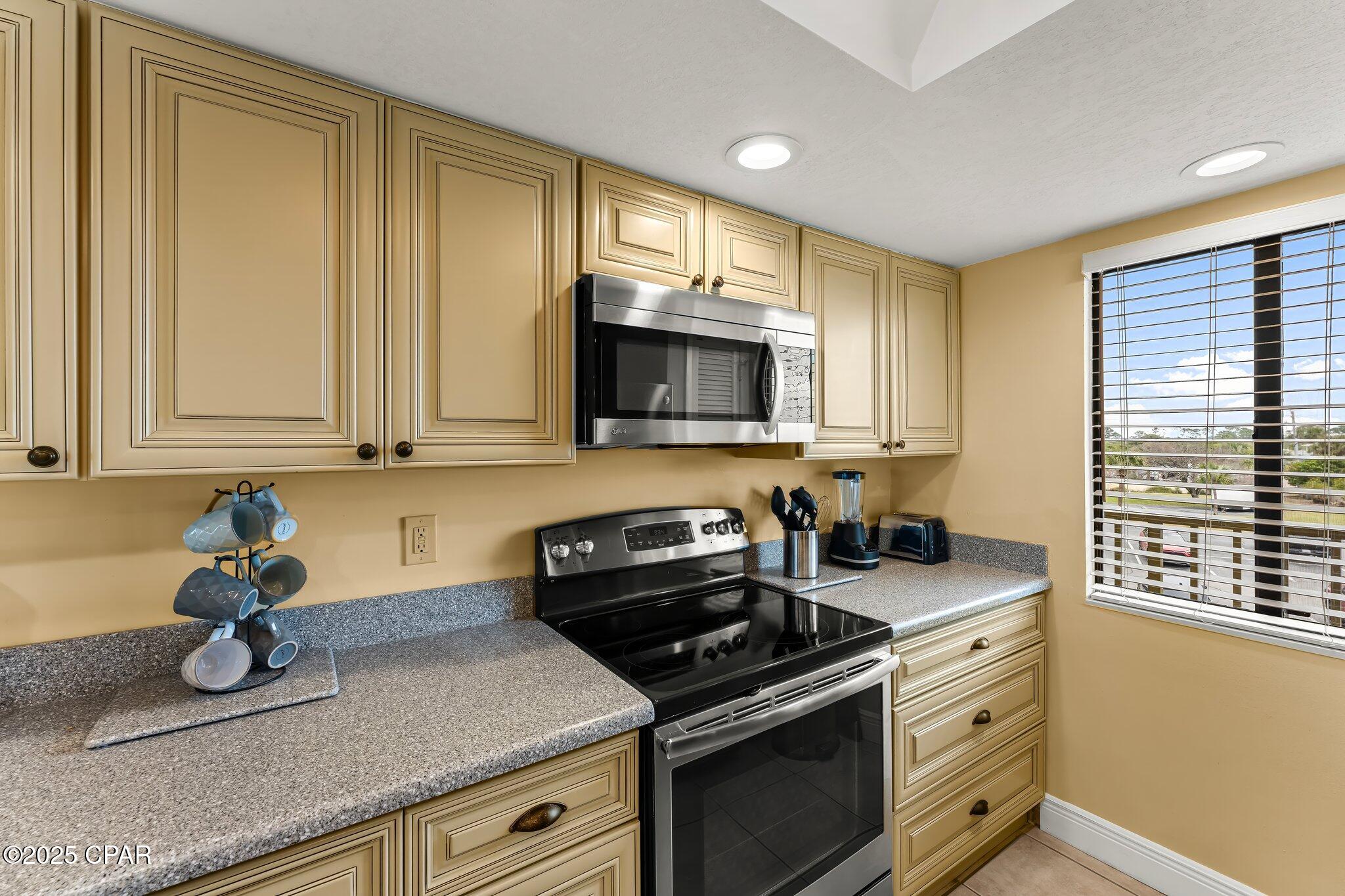 Image 11 For 4715 Thomas Drive 302b