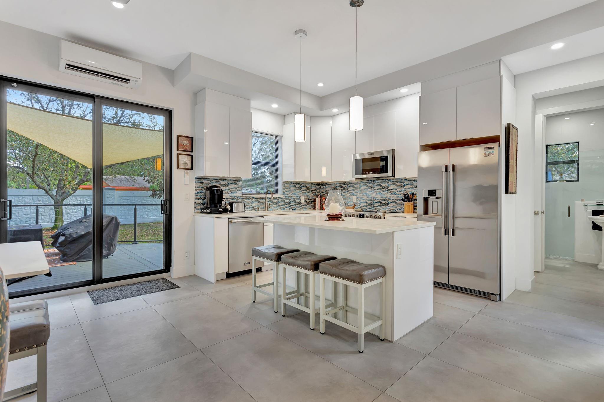 93 Cortez Drive Circle R Unit 93, Margate, Florida 33068