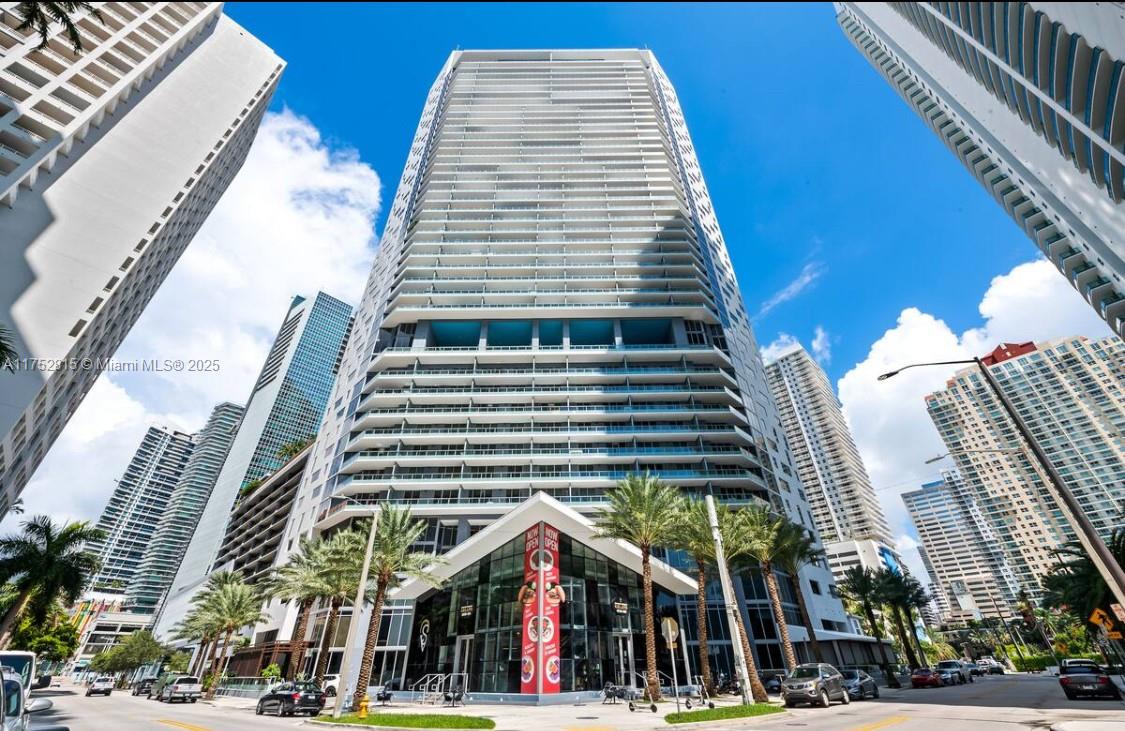 1300 Brickell Bay Dr #2208, Miami FL 33131