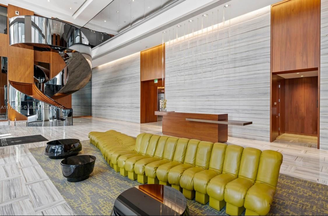 1300 Brickell Bay Dr #2208, Miami FL 33131