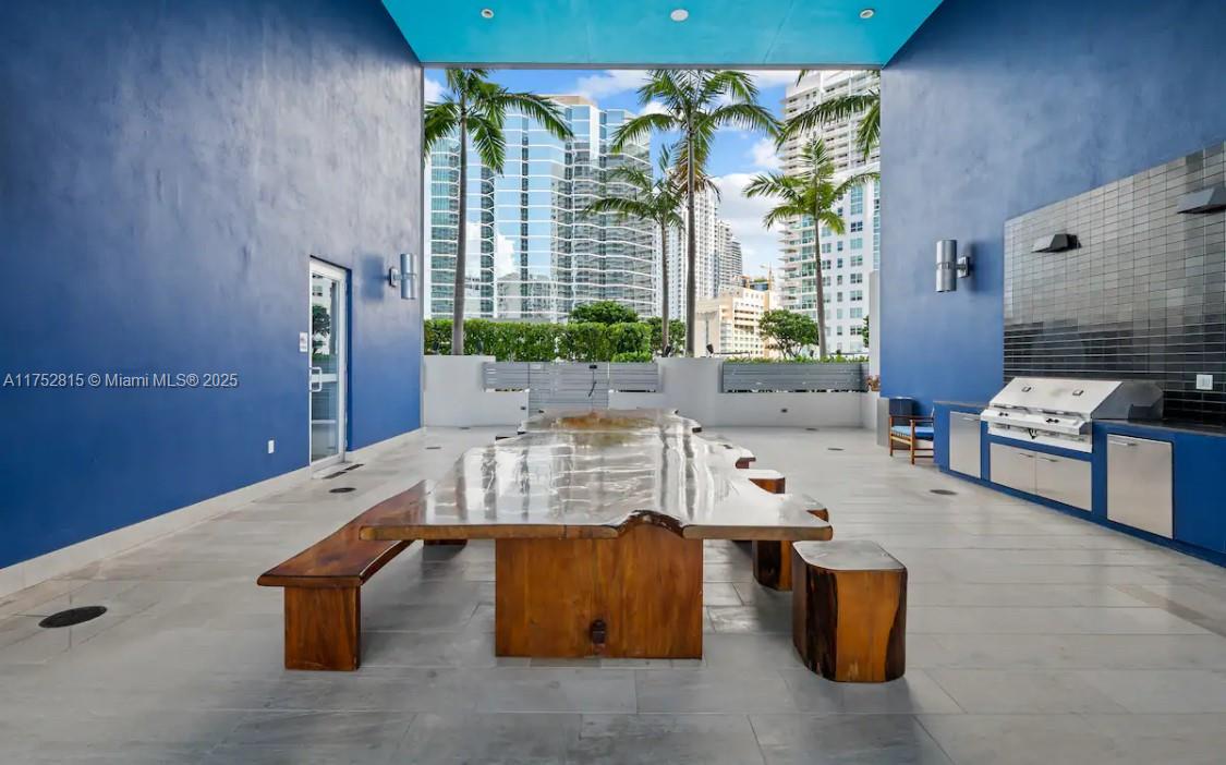 1300 Brickell Bay Dr #2208, Miami FL 33131