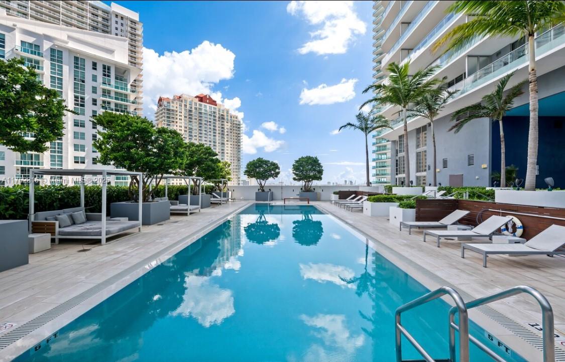 1300 Brickell Bay Dr #2208, Miami FL 33131