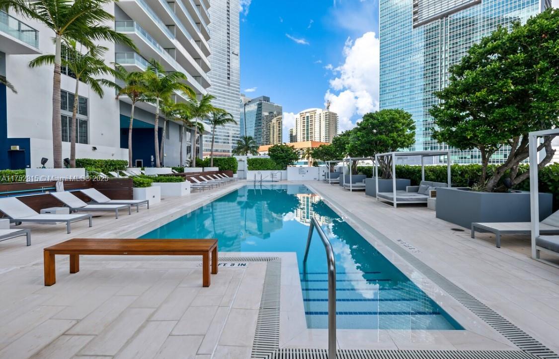 1300 Brickell Bay Dr #2208, Miami FL 33131