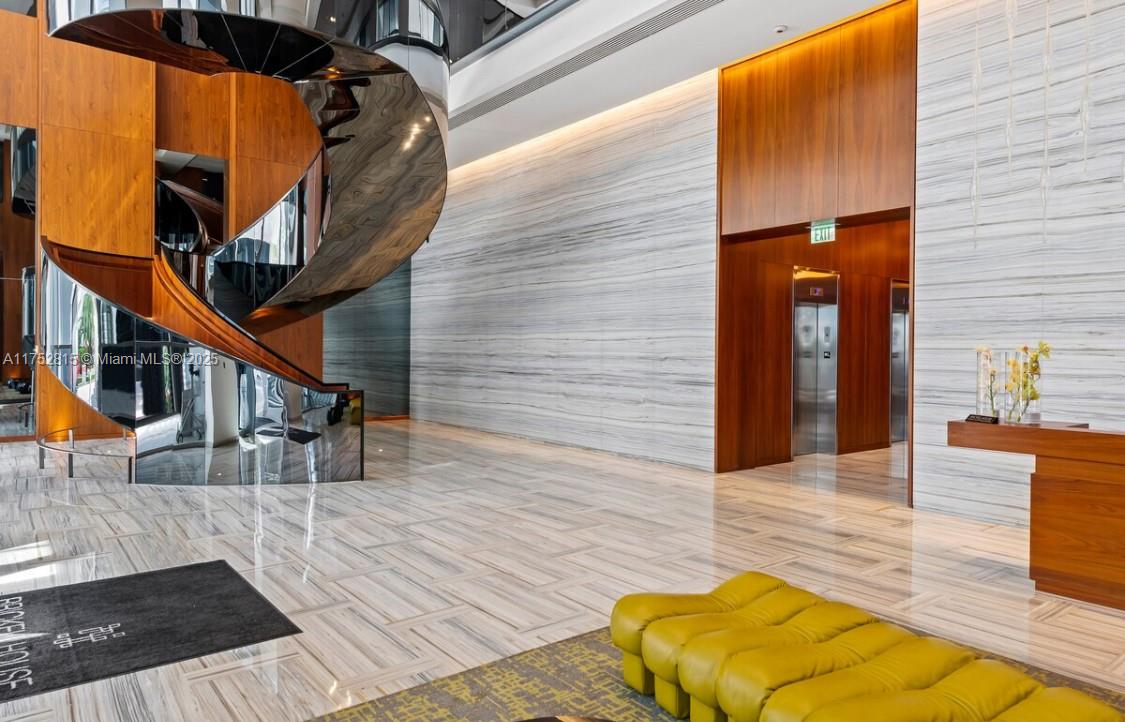 1300 Brickell Bay Dr #2208, Miami FL 33131