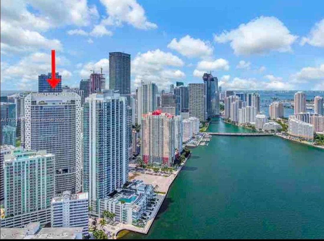 1300 Brickell Bay Dr #2208, Miami FL 33131