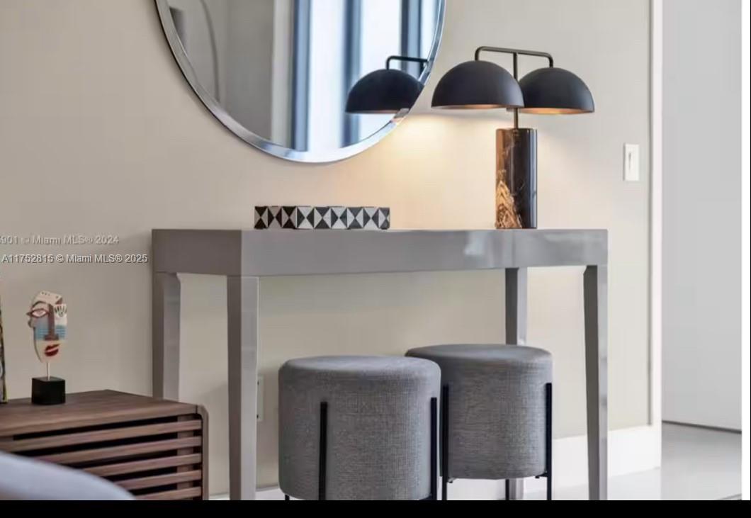 1300 Brickell Bay Dr #2208, Miami FL 33131